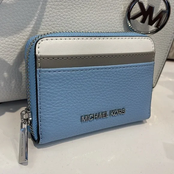 MICHAEL KORS Jet Set Travel Medium Color-Block Zip Around Wallet
LT SKY MLT
NWT - Picture 15 of 16